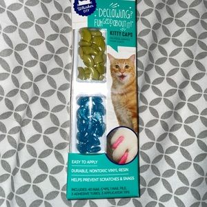 NWT Medium Kitty Caps